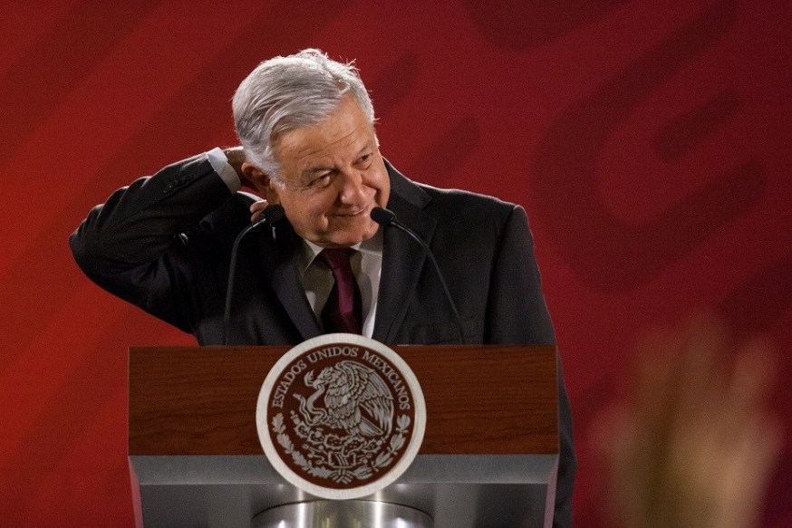 CIUDAD DE MÉXICO, 15MARZO2019.- Andrés Manuel López Obrador, presidente de México, durante su conferencia matutina para informar los balances de la reunión de seguridad. Asimismo, el jefe del ejecutivo declaró que el día lunes firmara un documento donde afirma que buscará la reelección, esto tras aprobarse, el día de ayer, las modificaciones a la ley de revocación de mandato.
FOTO: GALO CAÑAS /CUARTOSCURO.COM