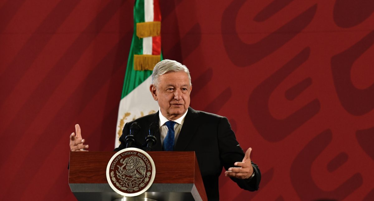 01 de Noviembre de 2019.-Andrés Manuel López Obrador, Presidente de México, en la Conferencia de Prensa, lo acompañan :  Alfonso Durazo Montaño, secretario de Seguridad y Protección Ciudadana.
Luis Cresencio Sandoval González, secretario de la Defensa Nacional.
José Rafael Ojeda Durán, secretario de Marina.
Julio Scherer Ibarra, consejero jurídico de la Presidencia de la República.
Ricardo Rodríguez Vargas, titular del Instituto para Devolver al Pueblo lo Robado.
Luis Rodríguez Bucio, comandante de la Guardia Nacional. Palacio Nacional, Ciudad de México. Foto: Benjamin Flores/Proceso